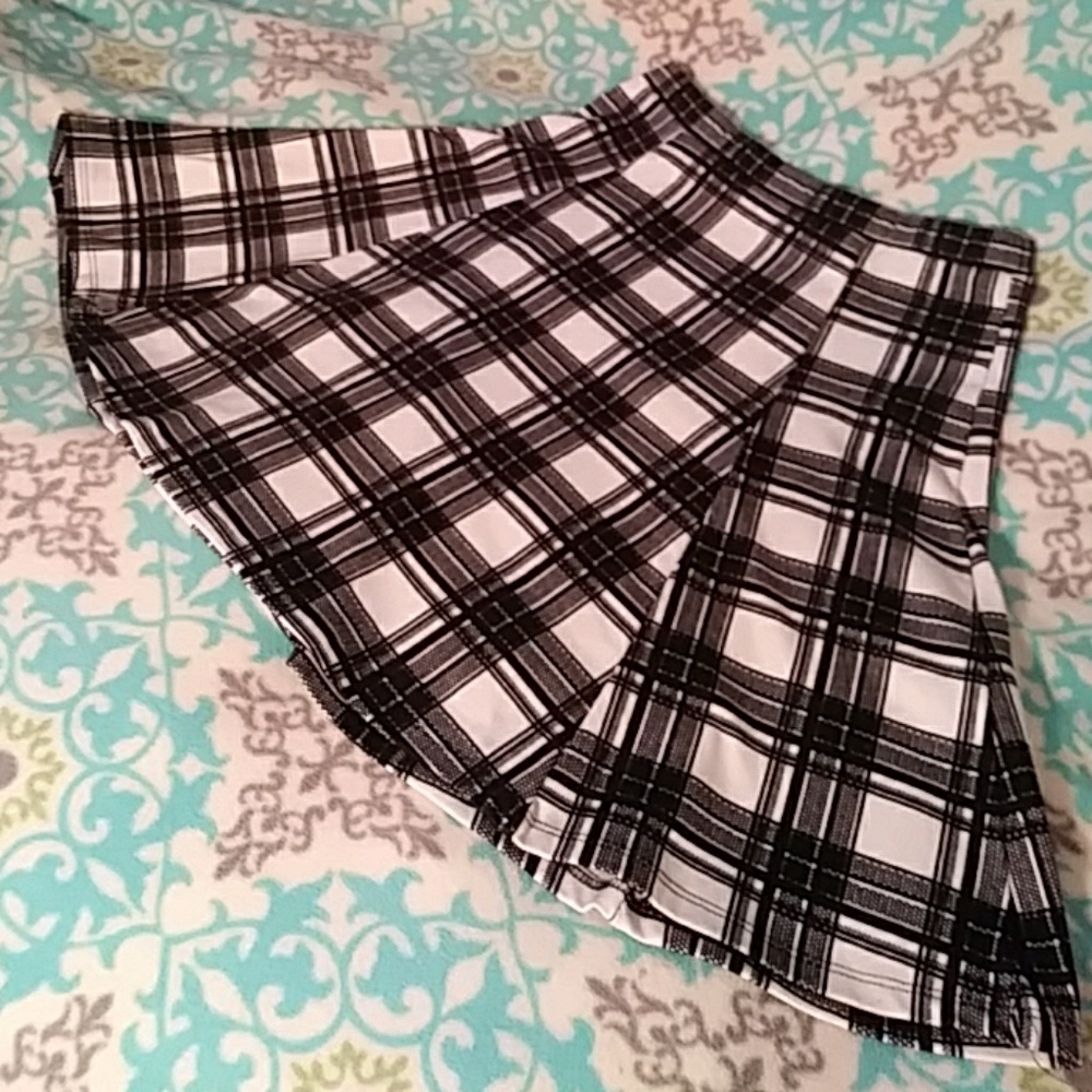 Black and White Mini Skirt